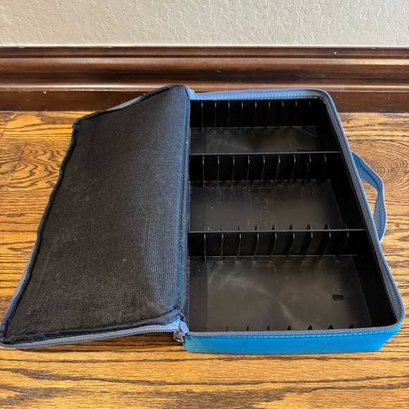 VTG Case Logic Blue Gray Carry Case 30 Cassette Tapes Soft-Side Storage w Handle - Picture 5 of 7